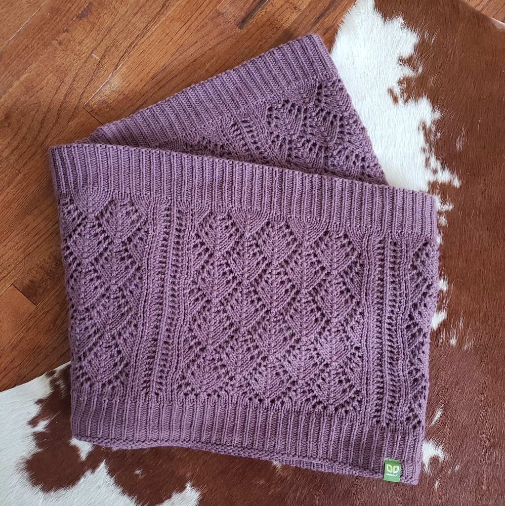 This is j infinity scarf